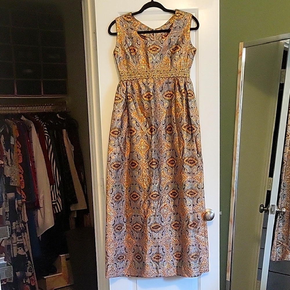 Elegant Patterned Maxi Dress